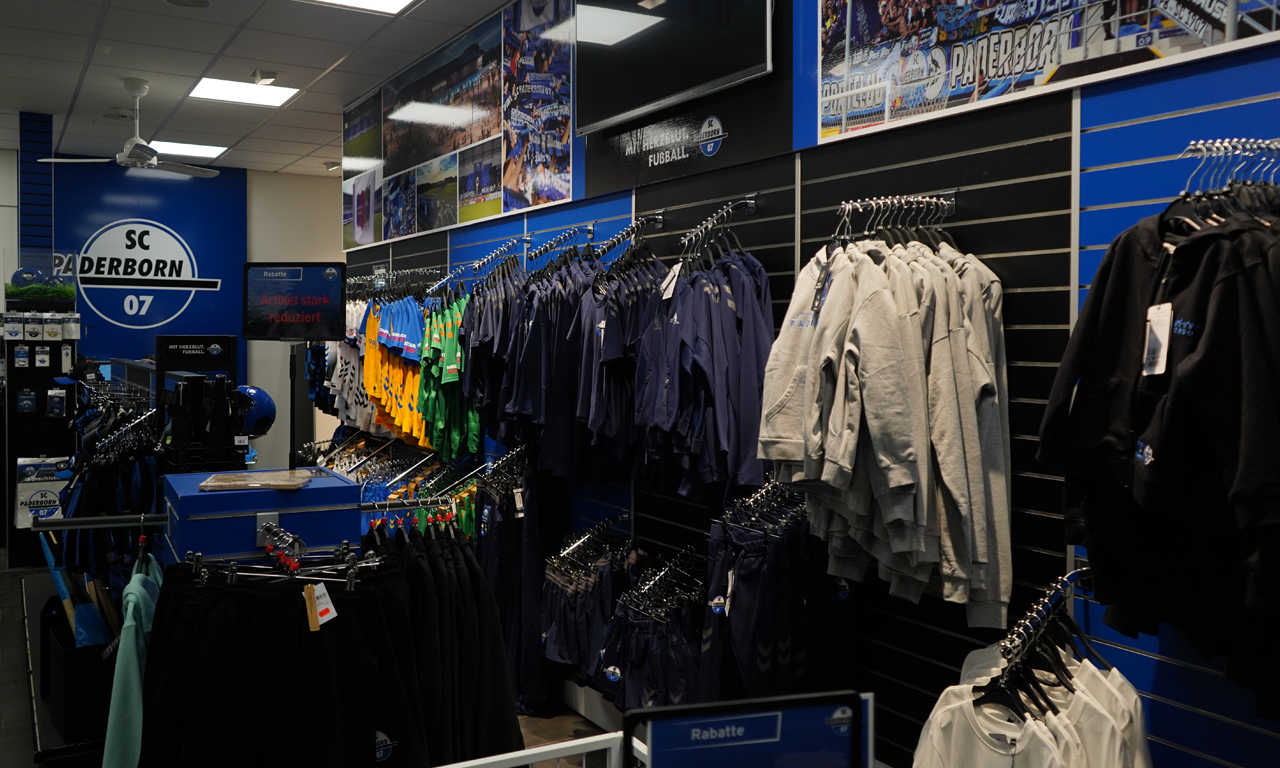 Sportbekleidung und Merch vom SC Paderborn